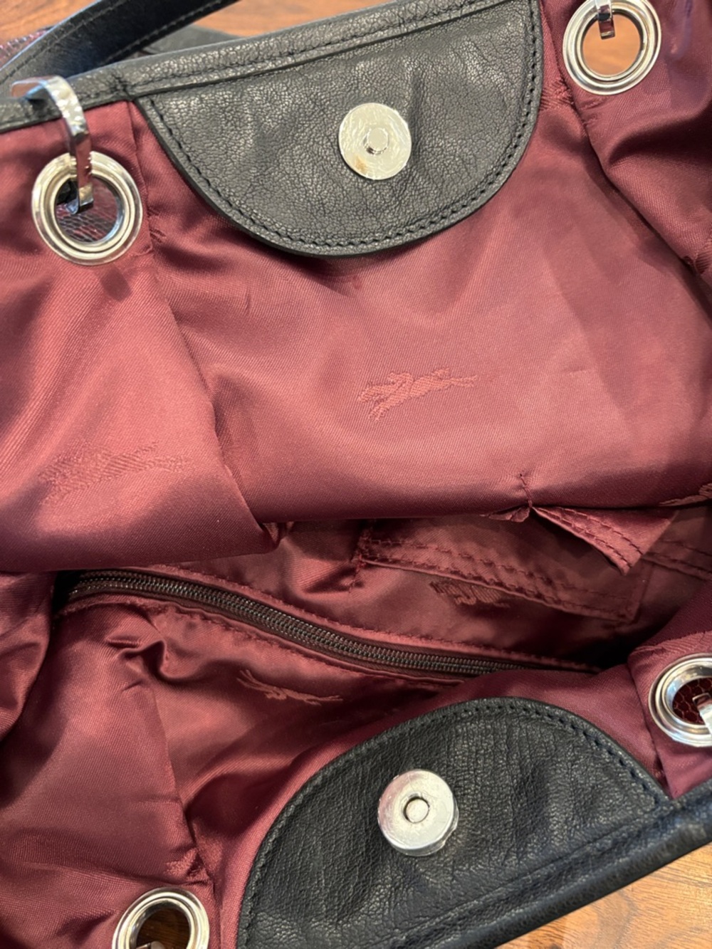 *RARE* AUTHENTIC LONGCHAMP Burgundy Embossed Leather Tote - NEW $400USD/$550CDN - Picture 5 of 16